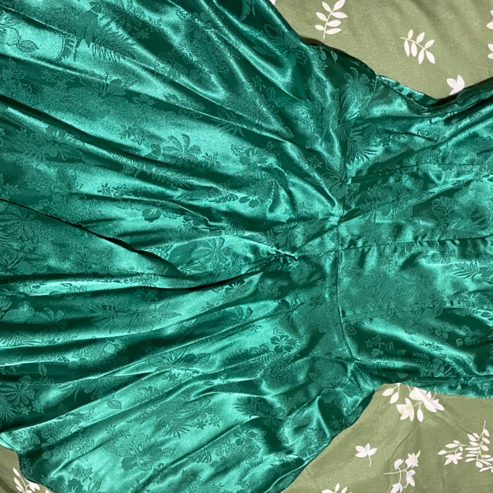 AKIRA QUEEN OF IT ALL PRINTED SATIN MINI DRESS Size LL - Picture 3 of 4